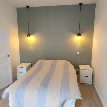 Maison 2 Avec Cour Privee, A 200m De La Et Proche Commerces - - Fr-1-197-557 *