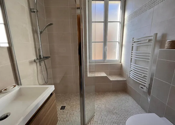 Casa vacanze Maison 2 Avec Cour Privée, à 200m De La Et Proche Commerces - - Fr-1-197-557